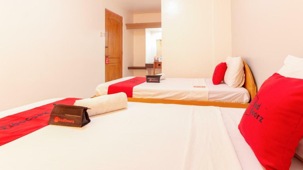 Reddoorz @ Paterno Street Tacloban Hotel Exterior photo