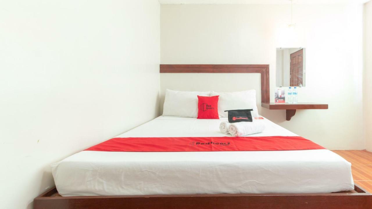Reddoorz @ Paterno Street Tacloban Hotel Exterior photo