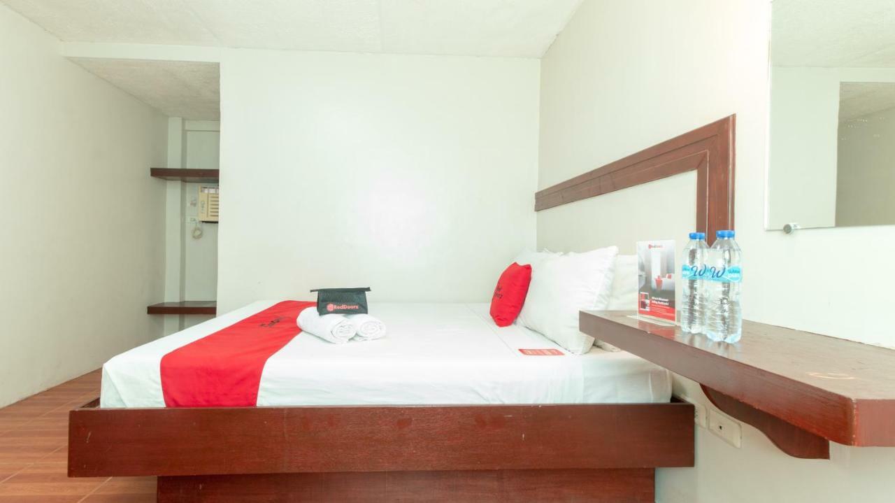 Reddoorz @ Paterno Street Tacloban Hotel Exterior photo