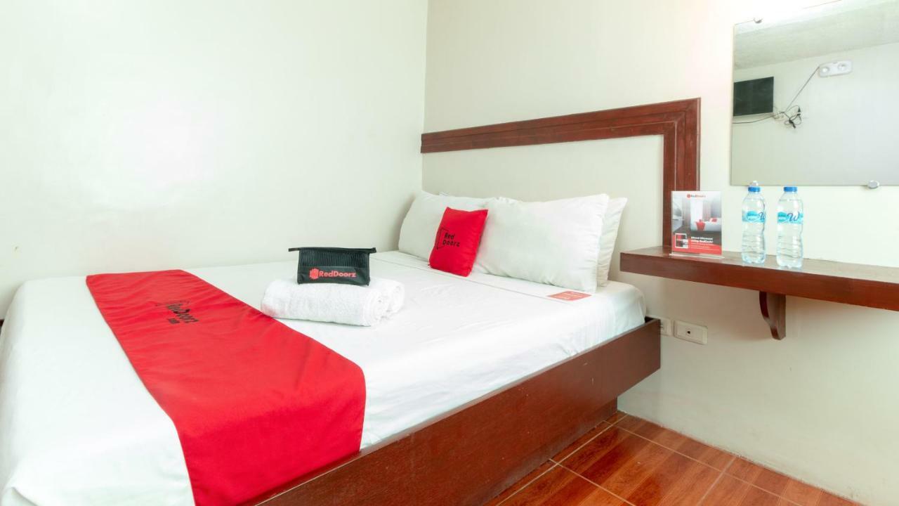 Reddoorz @ Paterno Street Tacloban Hotel Exterior photo