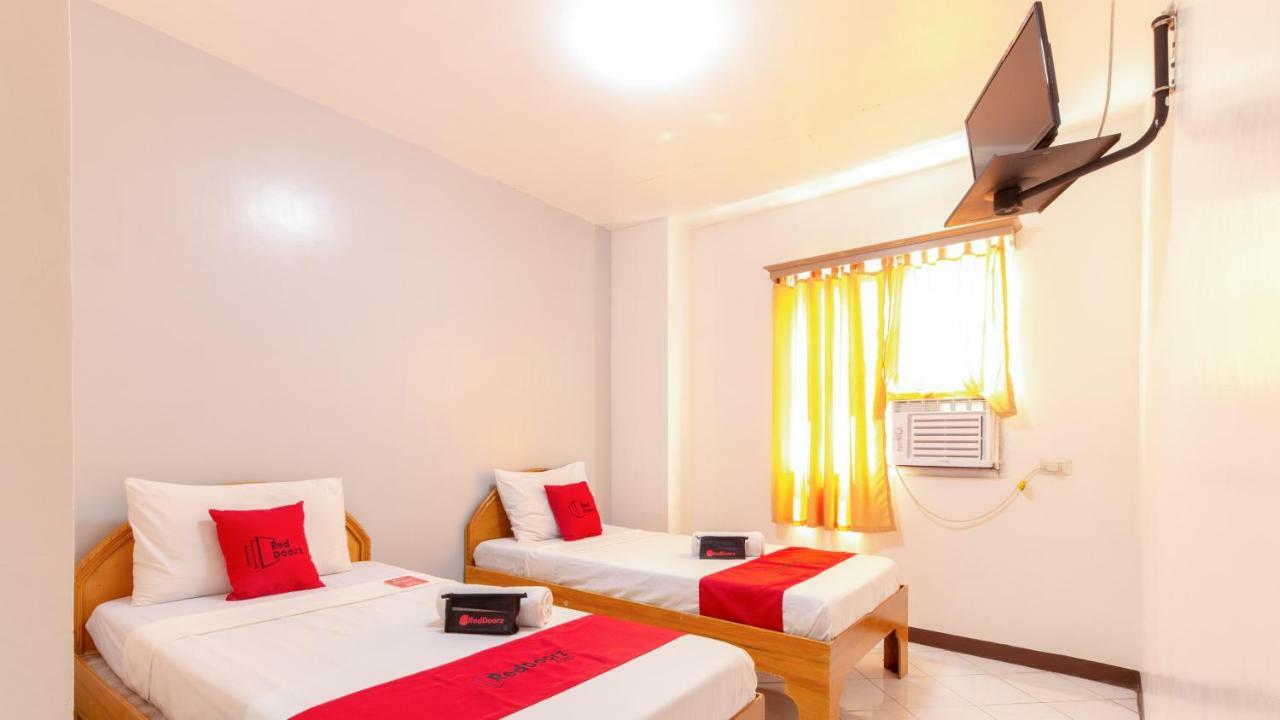 Reddoorz @ Paterno Street Tacloban Hotel Exterior photo