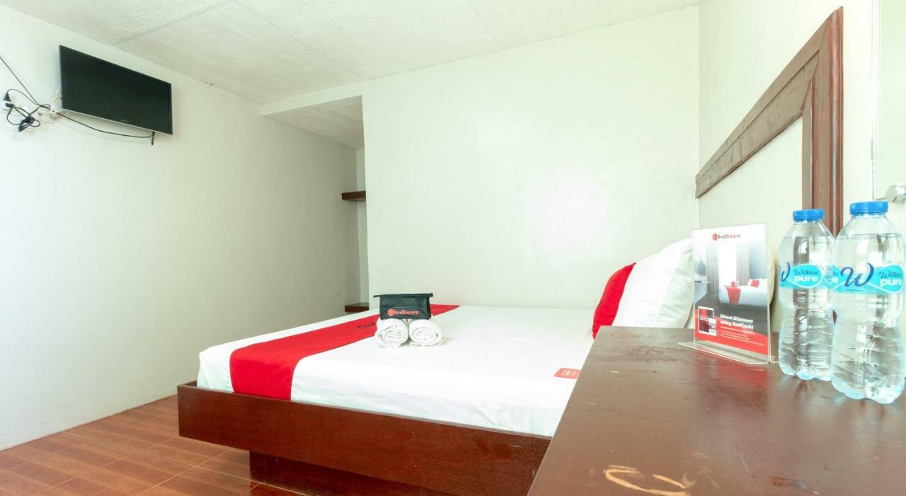 Reddoorz @ Paterno Street Tacloban Hotel Exterior photo