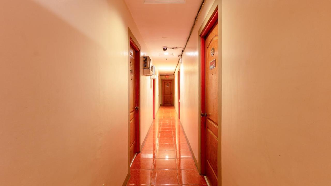 Reddoorz @ Paterno Street Tacloban Hotel Exterior photo